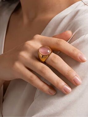 14k Gold Plated Ring with Pink Cat’s Eye Stone Centrepiece. New.